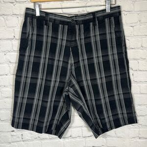 Tommy Bahama Paradise Nation Silk Blend Shorts size 32 Black Plaid